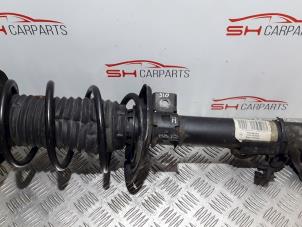 Gebruikte Schokdemperpoot rechts-voor Mercedes C (W204) 2.2 C-200 CDI 16V Prijs € 50,00 Margeregeling aangeboden door SH Carparts