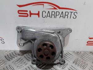 Gebruikte Waterpomp Mercedes A (W176) 1.5 A-160 CDI, A-160d 16V Prijs € 40,00 Margeregeling aangeboden door SH Carparts