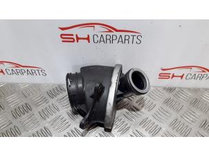 Gebruikte Intercooler Buis Mercedes C (W204) 2.2 C-200 CDI 16V Prijs € 20,00 Margeregeling aangeboden door SH Carparts