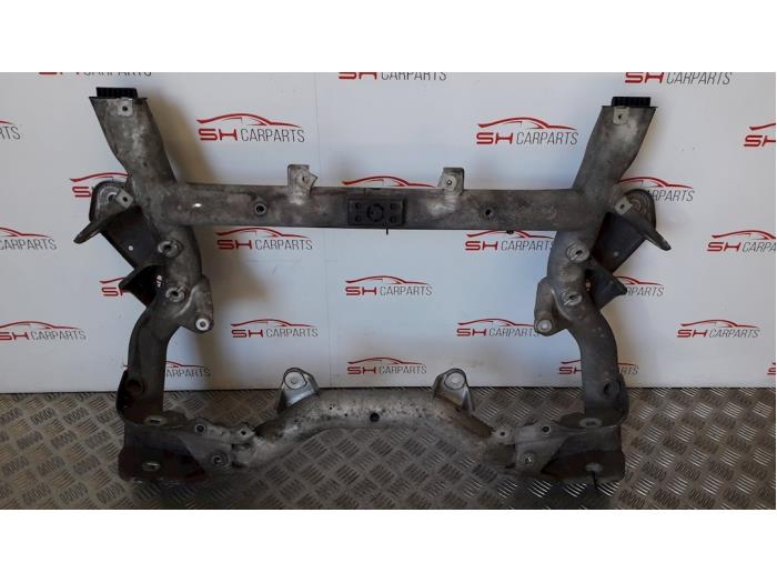 Subframe van een Mercedes-Benz C (W204) 1.6 C-180 16V BlueEfficiency 2013