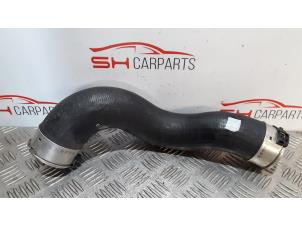 Gebruikte Intercooler Slang Mercedes SLK (R171) 3.0 280 V6 24V Prijs € 20,00 Margeregeling aangeboden door SH Carparts