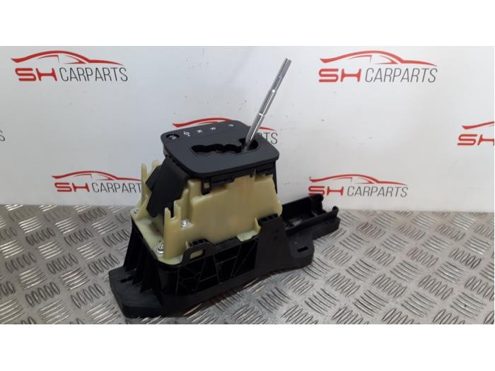 Selectiehendel automaat van een Mercedes-Benz A (W169) 1.5 A-150 2009