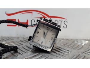 Gebruikte Uurwerk Mercedes S (W221) 3.0 S-320 CDI 24V Prijs € 70,00 Margeregeling aangeboden door SH Carparts