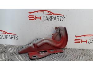 Gebruikte Motorkap Scharnier Seat Ibiza IV SC (6J1) 1.4 16V Prijs € 8,00 Margeregeling aangeboden door SH Carparts