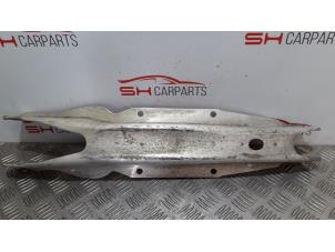 Gebruikte Triangel rechts-achter Mercedes GLA (156.9) 1.6 180 16V Prijs € 35,00 Margeregeling aangeboden door SH Carparts