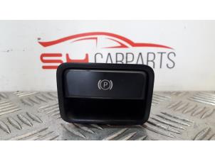 Gebruikte Handrem schakelaar Mercedes B (W246) 1.8 B-200 CDI BlueEFFICIENCY 16V Prijs € 10,00 Margeregeling aangeboden door SH Carparts