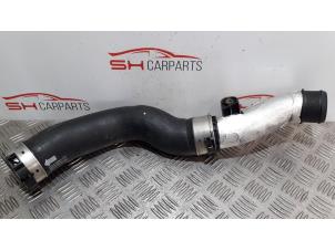 Gebruikte Intercooler Slang Mercedes C (W205) C-200 1.6 CDI BlueTEC, C-200 d 16V Prijs € 30,00 Margeregeling aangeboden door SH Carparts