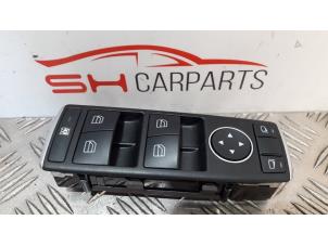 Gebruikte Elektrisch Raam Schakelaar Mercedes A (W176) 1.6 A-180 16V Prijs € 14,50 Margeregeling aangeboden door SH Carparts