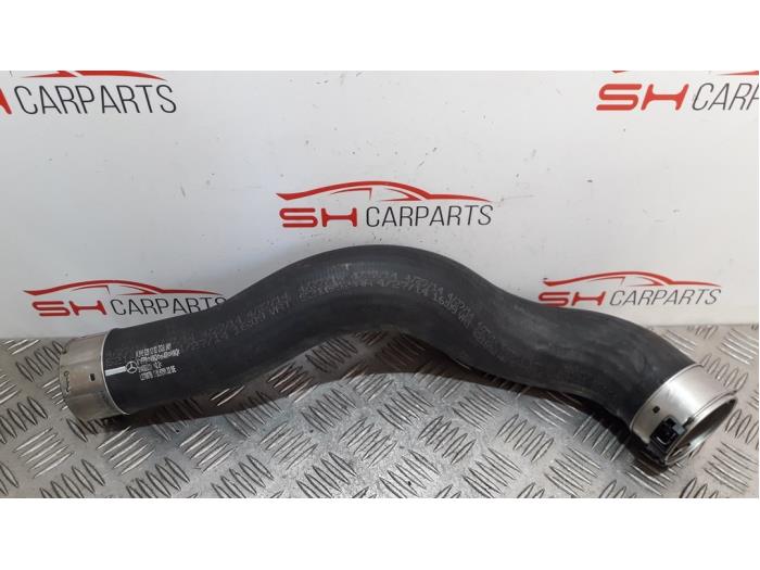 Gebruikte Intercooler Slang Mercedes A (W176) 1.5 A-180 CDI, A-180d 16V Prijs € 25,00 Margeregeling aangeboden door SH Carparts