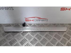 Gebruikte Instapverlichting Mercedes A (W176) 1.5 A-180 CDI, A-180d 16V Prijs € 45,00 Margeregeling aangeboden door SH Carparts