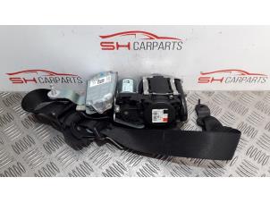 Gebruikte Veiligheidsgordel links-voor Mercedes E (W212) E-350 BlueTec V6 24V Prijs € 125,00 Margeregeling aangeboden door SH Carparts