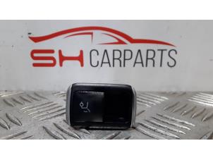 Gebruikte Schakelaar achterklep Mercedes GLA (156.9) 1.6 200 16V Prijs € 30,00 Margeregeling aangeboden door SH Carparts