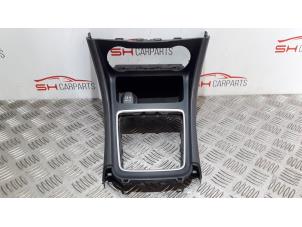 Gebruikte Middenconsoles Mercedes CLA (117.3) 1.6 CLA-180 16V Prijs € 50,00 Margeregeling aangeboden door SH Carparts