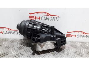 Gebruikte Oliefilterhuis Mercedes GLA (156.9) 1.6 180 16V Prijs € 40,00 Margeregeling aangeboden door SH Carparts