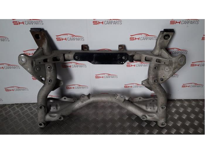 Subframe van een Mercedes-Benz E (W212) E-220 CDI 16V BlueEfficiency 2013