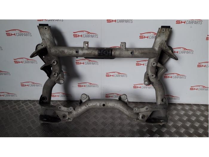 Subframe van een Mercedes-Benz E (W212) E-220 CDI 16V BlueEfficiency 2013