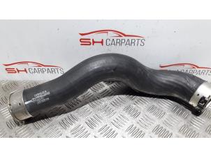 Gebruikte Intercooler Slang Mercedes B (W246) 1.5 B-180 CDI,d 16V Prijs € 25,00 Margeregeling aangeboden door SH Carparts