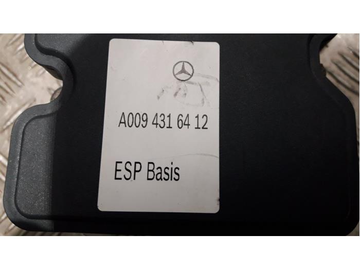 ABS Pomp van een Mercedes-Benz B (W246,242) 1.5 B-180 CDI 16V 2014