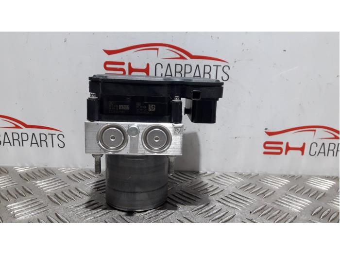 Gebruikte ABS Pomp Mercedes A (177.0) 1.5 A-180d Prijs € 170,00 Margeregeling aangeboden door SH Carparts