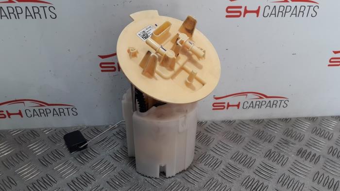 Gebruikte Tank element Pomp Mercedes E (W213) E-220d 2.0 Turbo 16V Prijs € 145,00 Margeregeling aangeboden door SH Carparts