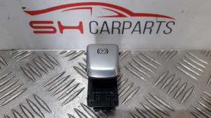Gebruikte Schakelaar handrem Mercedes C Estate (S205) C-220 CDI BlueTEC, C-220 d 2.2 16V Prijs € 15,00 Margeregeling aangeboden door SH Carparts