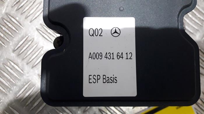 ABS Pomp van een Mercedes-Benz B (W246,242) 1.8 B-200 CDI BlueEFFICIENCY 16V 2014