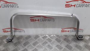 Gebruikte Brandstoftank beugel Mercedes GLC (X253) 2.0 300 16V EQ Boost 4-Matic Prijs € 20,00 Margeregeling aangeboden door SH Carparts