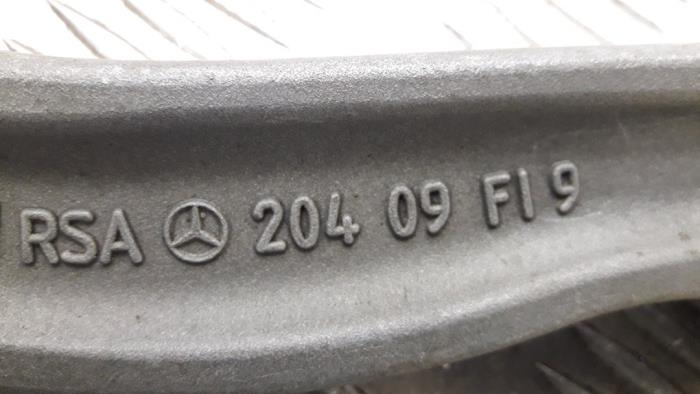 Draagarm links-achter van een Mercedes-Benz GLC (X253) 2.0 300 16V EQ Boost 4-Matic 2019