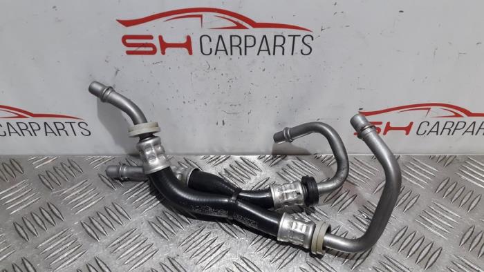 Gebruikte Oliedruk Leiding Mercedes E (W213) E-220d 2.0 Turbo 16V Prijs € 40,00 Margeregeling aangeboden door SH Carparts