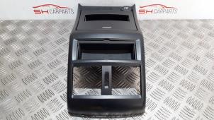 Gebruikte Middenconsoles Mercedes ML III (166) 3.0 ML-350 BlueTEC V6 24V 4-Matic Prijs € 75,00 Margeregeling aangeboden door SH Carparts