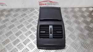 Gebruikte Luchtrooster achter Mercedes A (W176) 1.5 A-180 CDI, A-180d 16V Prijs € 40,00 Margeregeling aangeboden door SH Carparts