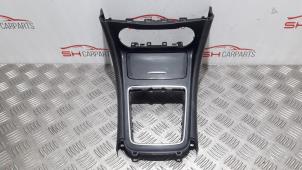 Gebruikte Middenconsoles Mercedes CLA (117.3) 1.6 CLA-180 16V Prijs € 40,00 Margeregeling aangeboden door SH Carparts