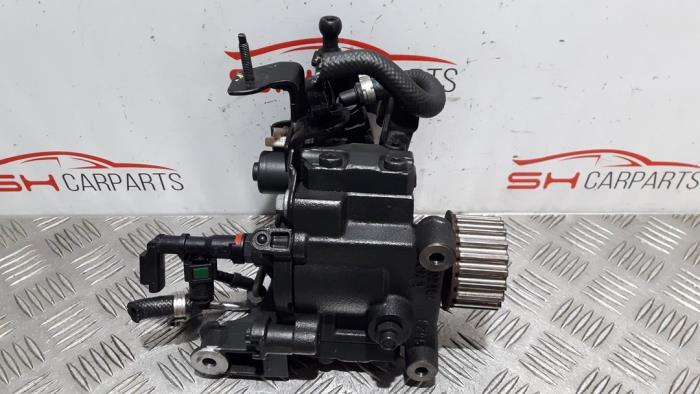 Gebruikte Dieselpomp Mercedes A (W176) 1.5 A-180 CDI, A-180d 16V Prijs € 90,00 Margeregeling aangeboden door SH Carparts