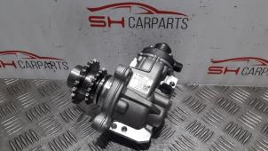 Gebruikte Hogedrukpomp Mercedes C (C205) C-220d 2.0 Turbo 16V Prijs € 275,00 Margeregeling aangeboden door SH Carparts