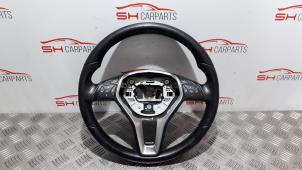 Gebruikte Stuurwiel Mercedes CLA (117.3) 1.6 CLA-180 16V Prijs € 120,00 Margeregeling aangeboden door SH Carparts