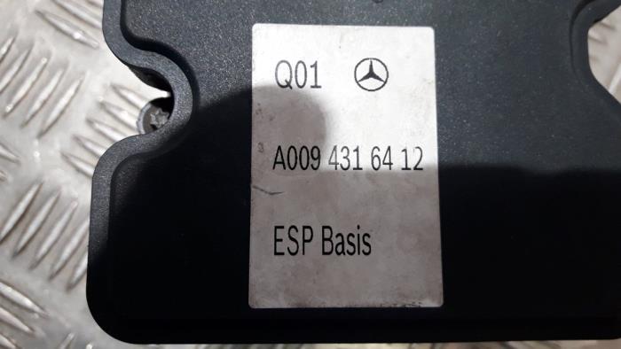 ABS Pomp van een Mercedes-Benz B (W246,242) 1.8 B-200 CDI BlueEFFICIENCY 16V 2014
