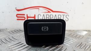 Gebruikte Handrem schakelaar Mercedes GLE (W166) 250d 2.0 Prijs € 10,00 Margeregeling aangeboden door SH Carparts
