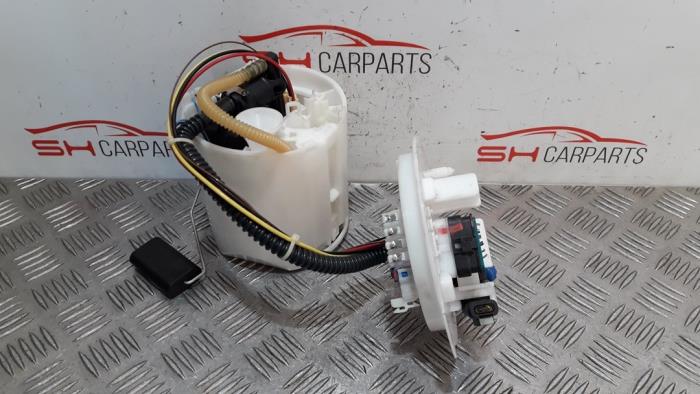 Gebruikte Tank element Pomp Mercedes A Limousine (177.1) 2.0 A-35 AMG Turbo 16V 4Matic Prijs € 34,98 Margeregeling aangeboden door SH Carparts