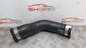 Gebruikte Intercooler Slang Mercedes C (W205) C-200 1.6 CDI BlueTEC, C-200 d 16V Prijs € 30,00 Margeregeling aangeboden door SH Carparts