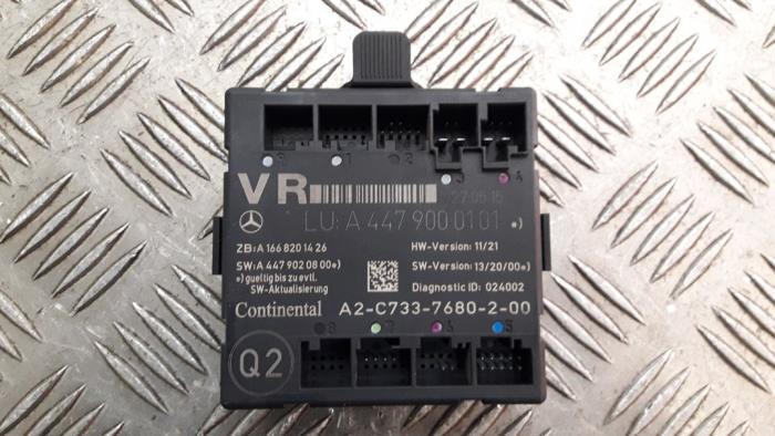 Deur module van een Mercedes-Benz Vito (447.6) 2.2 116 CDI 16V 2015