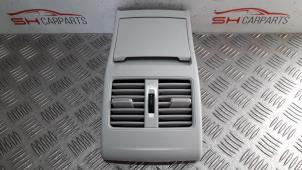 Gebruikte Luchtrooster achter Mercedes GLA (156.9) 2.2 200 CDI, d 16V Prijs € 40,00 Margeregeling aangeboden door SH Carparts