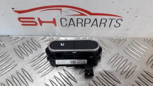 Gebruikte Stoelverwarmings module Mercedes CLA (118.3) 1.3 CLA-180 Turbo 16V Prijs € 20,00 Margeregeling aangeboden door SH Carparts