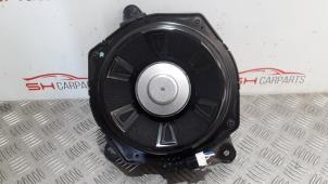 Gebruikte Speaker Mercedes CLA (118.3) 1.3 CLA-180 Turbo 16V Prijs € 100,00 Margeregeling aangeboden door SH Carparts