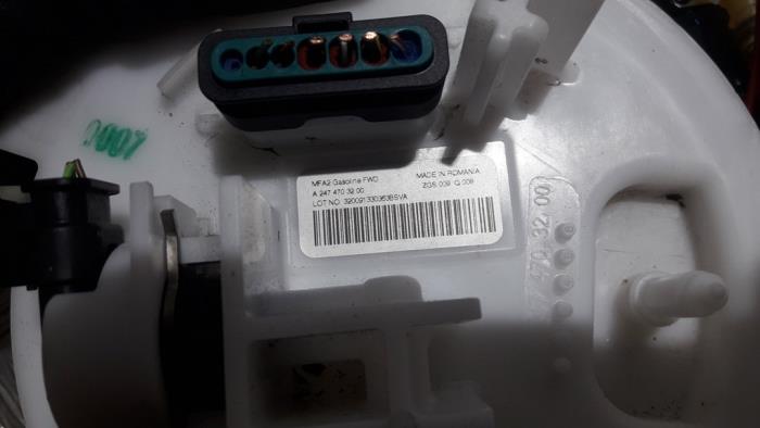 Brandstofpomp Elektrisch van een Mercedes-Benz A (177.0) 1.3 A-200 Turbo 16V 2021