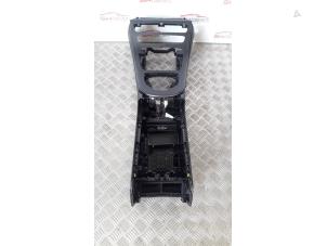 Gebruikte Middenconsoles Mercedes E (C238) E-220d 2.0 Turbo 16V Prijs € 350,00 Margeregeling aangeboden door SH Carparts