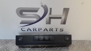 Gebruikte Schakelaar Stoelverwarming Mercedes E Estate (S212) E-220 CDI 16V BlueEfficiency Prijs € 25,00 Margeregeling aangeboden door SH Carparts