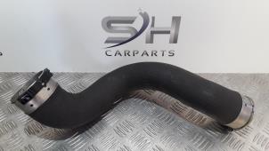 Gebruikte Intercooler Slang Mercedes E (C207) E-200 CGI 16V BlueEfficiency Prijs € 25,00 Margeregeling aangeboden door SH Carparts