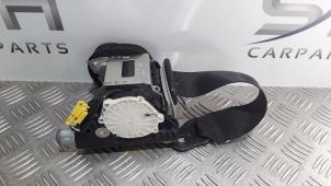 Gebruikte Veiligheidsgordel links-achter Mercedes C (W204) 2.2 C-180 CDI 16V BlueEFFICIENCY Prijs € 40,00 Margeregeling aangeboden door SH Carparts