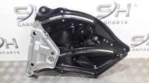 Gebruikte Raammechaniek 2Deurs links-achter Mercedes E (C207) E-200 CGI 16V BlueEfficiency Prijs € 50,00 Margeregeling aangeboden door SH Carparts
