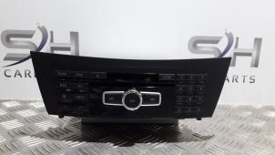 Gebruikte Radio CD Speler Mercedes C Estate (S204) 2.2 C-200 CDI 16V BlueEFFICIENCY Prijs € 180,00 Margeregeling aangeboden door SH Carparts